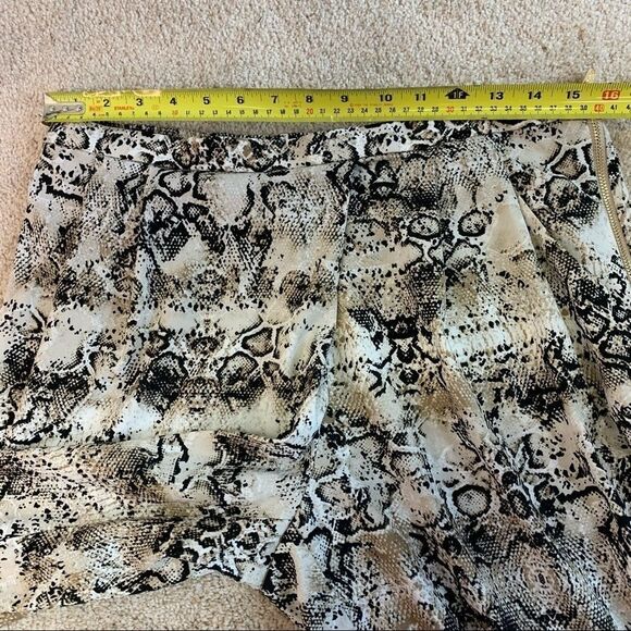 Calvin Klein new with tag black tan snake print tapered slacks pants size medium - Picture 9 of 13